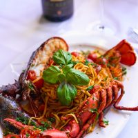 Mediterrane Meeresküche aus frischen Zutaten