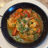 Mediterrane Meeresküche aus frischen Zutaten